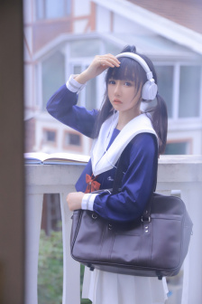欧美《熟妇的荡欲》未删减版