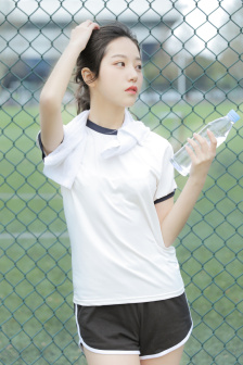 强奸女老师详情介绍